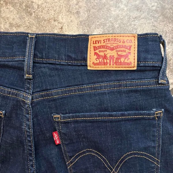 Levi's Classic Bootcut Jeans Women's 26 Dark Wash Mid Rise Stretch Denim - Image 6