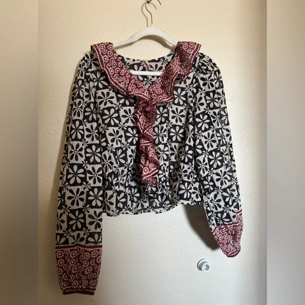 Free People‎ Mikaela Printed Wrap Top Size S Batik Floral Ruffle Boho Peasant - Image 4