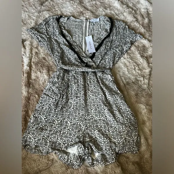 NWT Waist Tie Romper White - Image 2