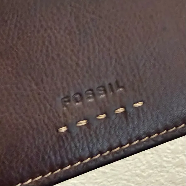Vintage FOSSIL Brown Pebbled Leather Contrast Stitch Bifold Wallet - Image 7