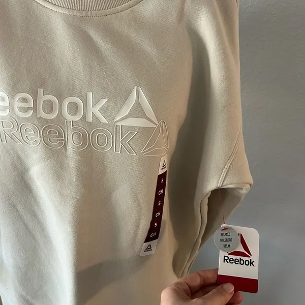 Reebok Relaxed Fit Logo Sweatshirt Pullover Cream Ivory Small NWT - Image 3
