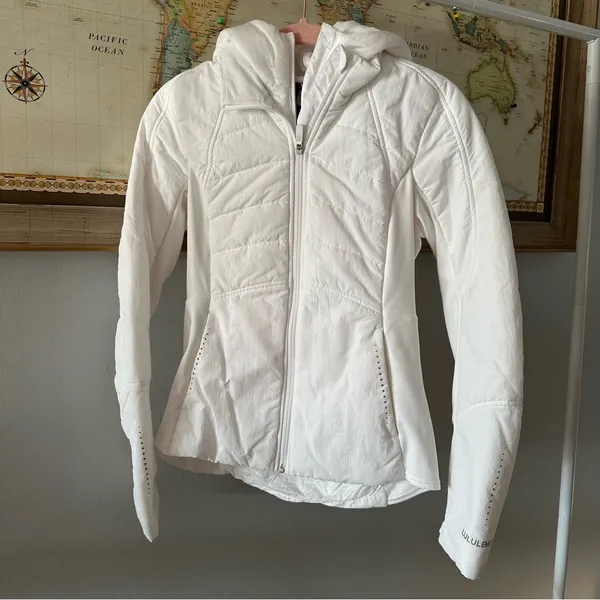 Lululemon Another Mile Puffer Hooded Jacket White Size 4 NWT - Image 2