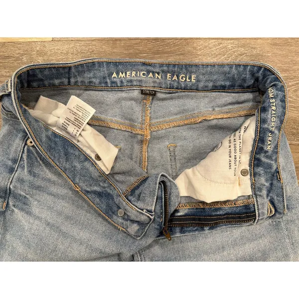 American Eagle Mom Straight Jeans Size 4 - Image 2
