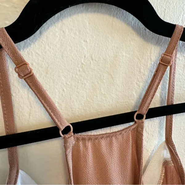 Brown & white women's tank top - Image 3