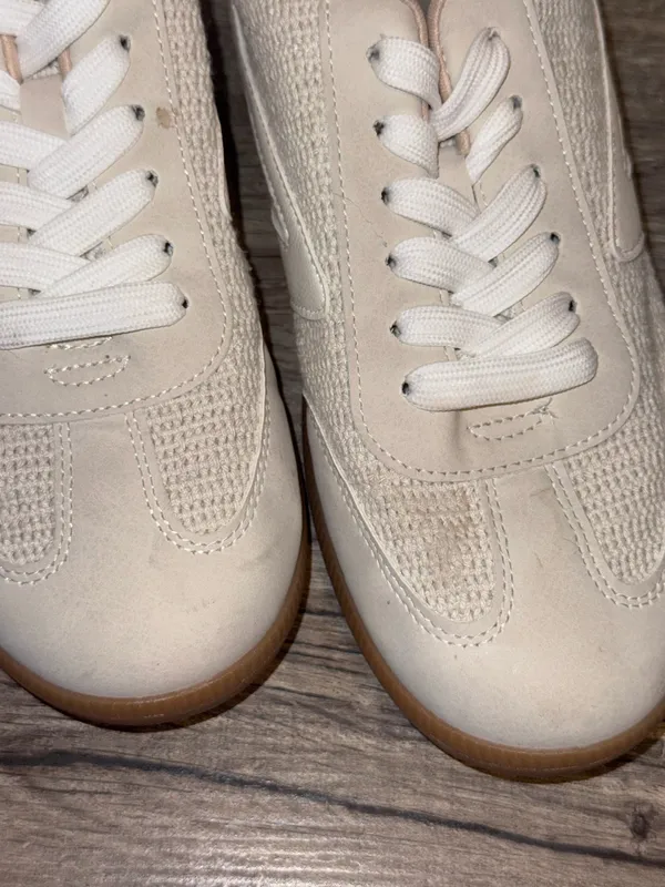DV by Dolce Vita | ‘Quantum’ Cream Casual Sneakers - Image 4