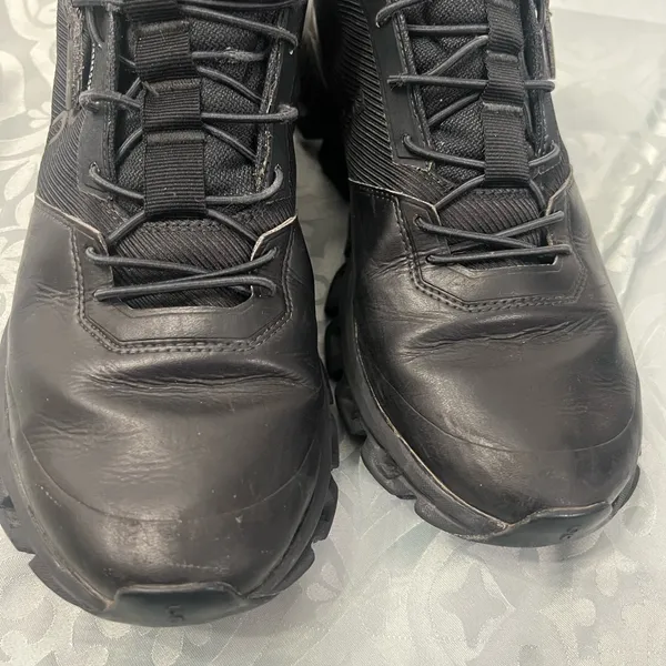 On Running women’s athletic Black Waterproof Trail Sneakers size 7.5 - Image 12