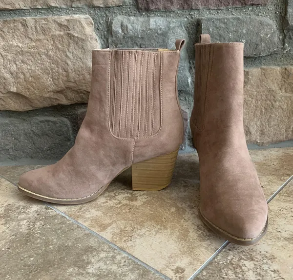 NEW Taupe Pointed Toe Bootie Tan Size 6.5 - Image 2