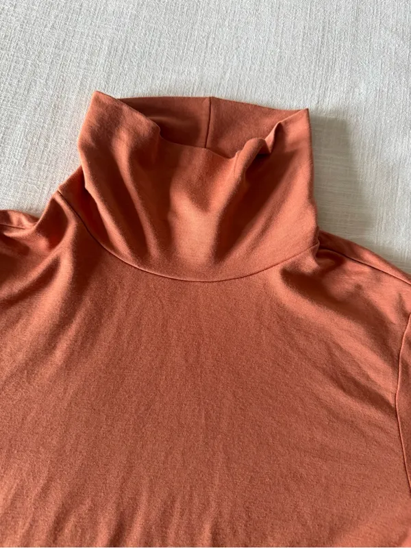 Uniqlo HEATTECH Fleece Turtle Neck Long Sleeve Extra Warm - Small - Image 8