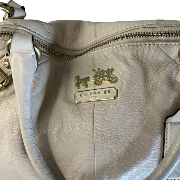 Coach Pebbled‎ Leather Purse - Image 2