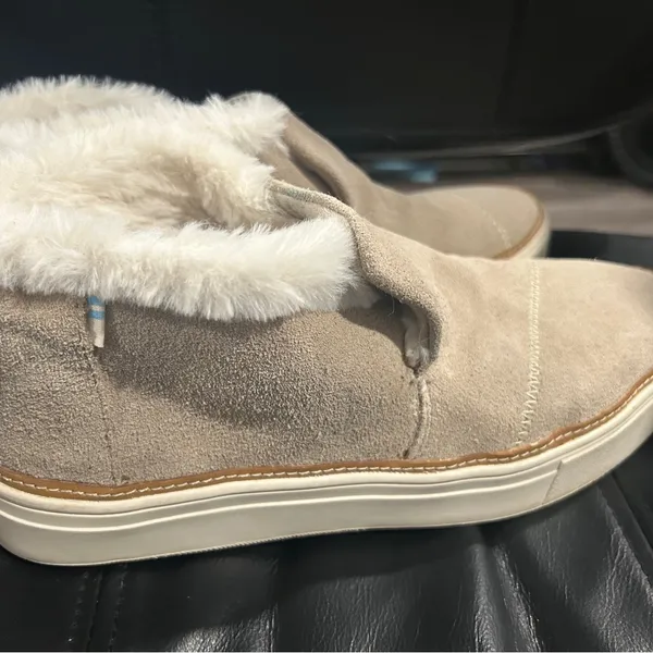 Toms Cream Furry Lined Shoes - Image 7