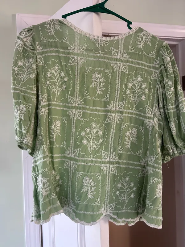 Solitaire Green floral shirt - Image 2
