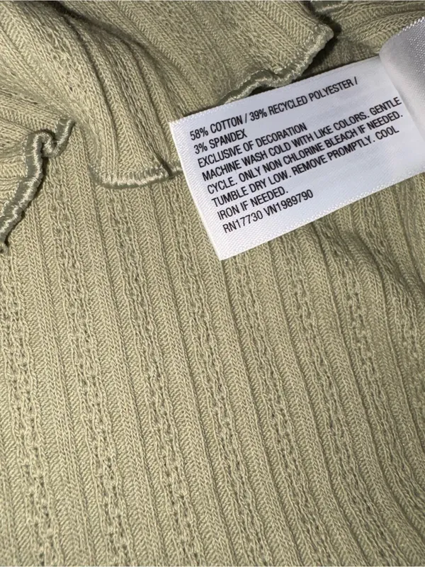 Universal Threads Sage Green Lettuce Edge Ribbed Short Sleeve Top Medium - Image 4