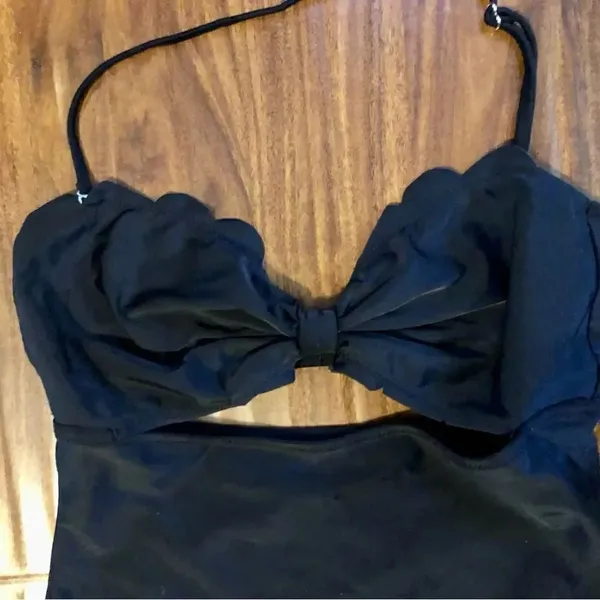 Women’s Black One-Piece Swimsuit Size Large Cutout, Scalloped Trim around Bust - Image 3