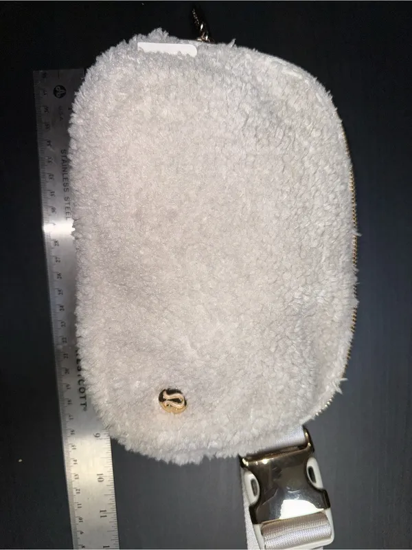 lululemon athletica Cream Sherpa Crossbody Waist Bag - Image 2