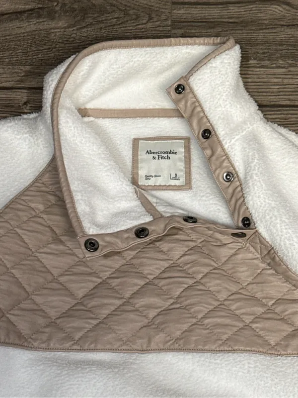 Abercrombie & Fitch White Sherpa Quilted Pullover Sweater Size S - Image 7