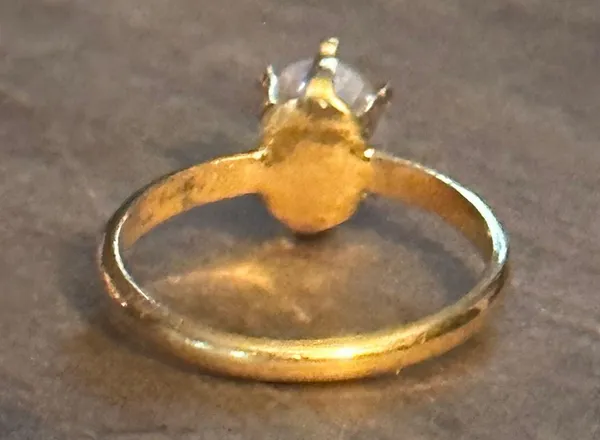 Vintage Cubic Zirconia Engagement Ring - Image 4
