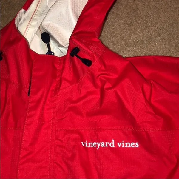 vineyard viines raincoat never worn - Image 2