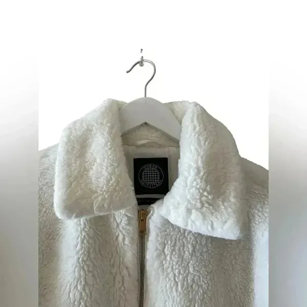 Urban Outfitter Sherpa Fuzzy Zip Up Cropped Ivory Womens Jacket SZ M - Image 3