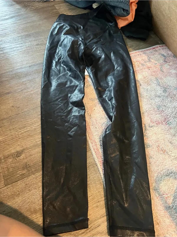 Aerie small black leggings - Image 3