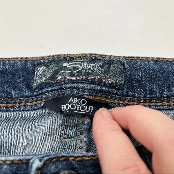 Silver Jeans‎ Co. Aiko Bootcut Size 28 Waist Womens Blue Denim Jeans *FLAWED - Image 2