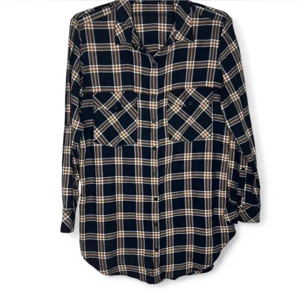 Classic Sanctuary navy plaid tunic-style button front shirt featuring a relaxed fit, chest pockets, and roll-tab sleeves for versatile styling. Lightweight and easy to wear with leggings, denim, or layered over a tank. Great casual staple for fall and transitional seasons - Image 2