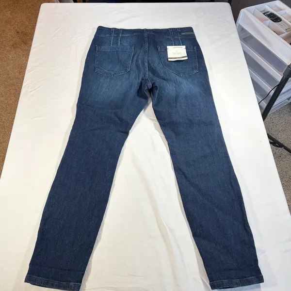 NWT Pilcro womens high rise skinny dark wash jeans. Size 30 ankle. no distress - Image 3