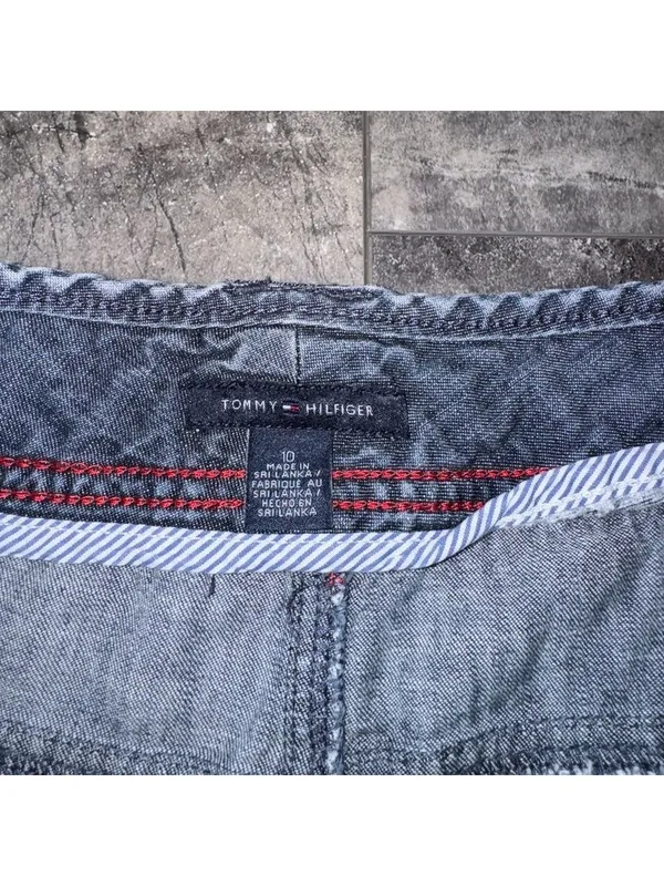 Tommy Hilfiger Shorts Size 10 - Image 2