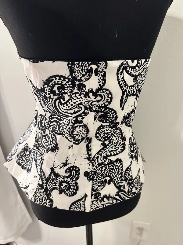 White House Black Market Corset Top Black White - Image 3