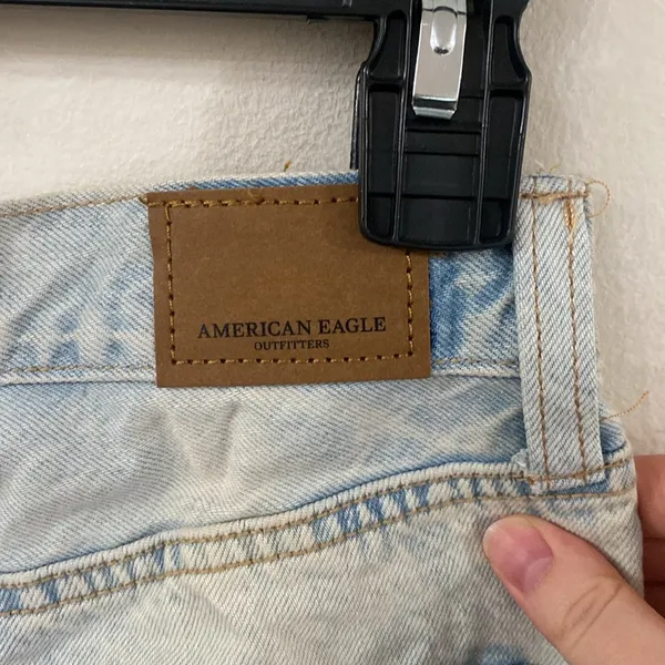 New American Eagle 90s boyfriend acid wash fringe hem denim shorts size 6 - Image 8