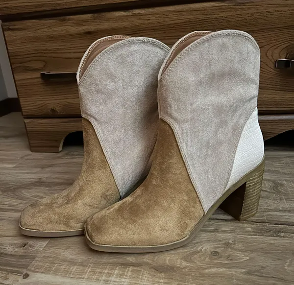 Gucci Ankle Boots - Image 3