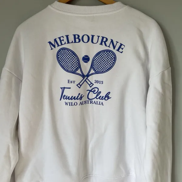Wilo The Label 'Melbourne Tennis Club' Crewneck Sweatshirt White Blue Size Med. - Image 6