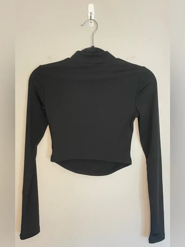 SHEIN Mock Neck Cut-Out Rib Knit Crop Top, Black, Size XS, NWOT - Image 4