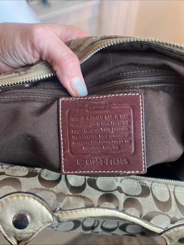 Coach Beige Signature Canvas Tote with Gold Trim - Image 10