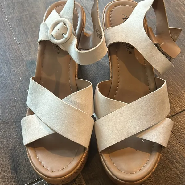 American Eagle Women’s Sandals Sz 9‎ 1/2 White Wedge Shoes Cork. - Image 3