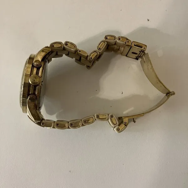 Michael Kors Watch Needs Battery And Can Be Used For Pieces - Image 4