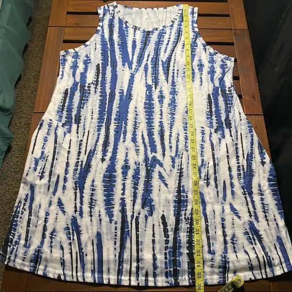 Blue and White Sleeveless Top size M Size M - Image 4