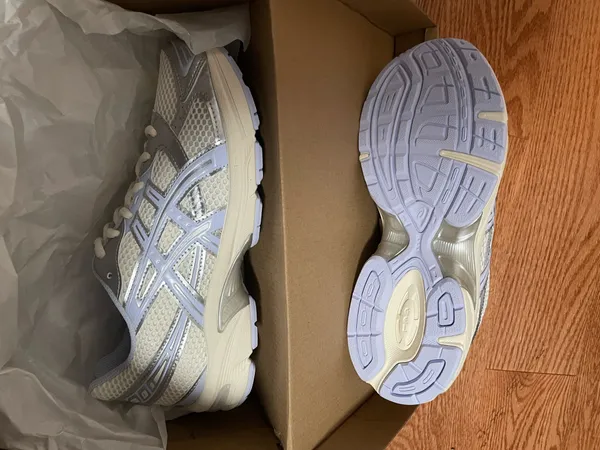ASICS Women’s 8 - Image 2