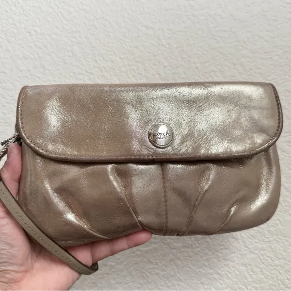 COACH Champagne Gold Shimmer Metallic Pleated Leather Wristlet Wallet - Image 7