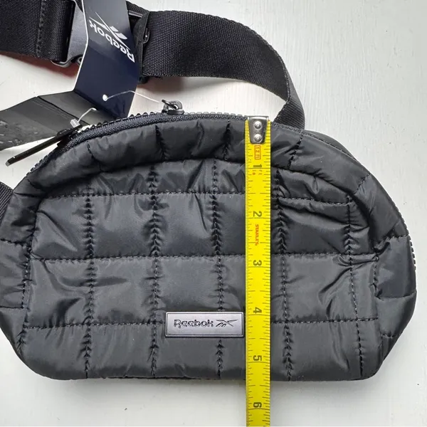 Reebok Trendy Fashionable Lightweight Black Fanny Pack Case Sz 1.6 L NWT - Image 8