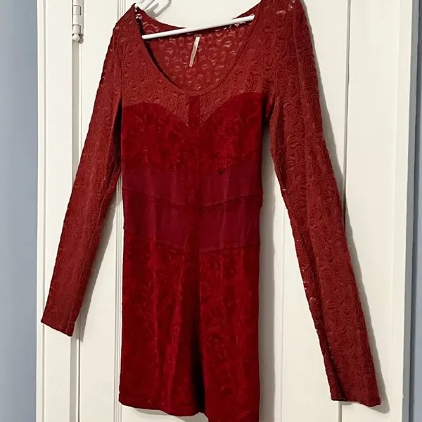 Free People sheer lace blouse tunic burgundy size medium boho corset design - Image 4