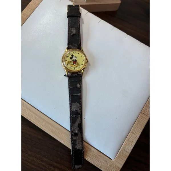 Disney Vintage Mickey Mouse Wristwatch With Worn Leather Strap # note replacement band - Image 6