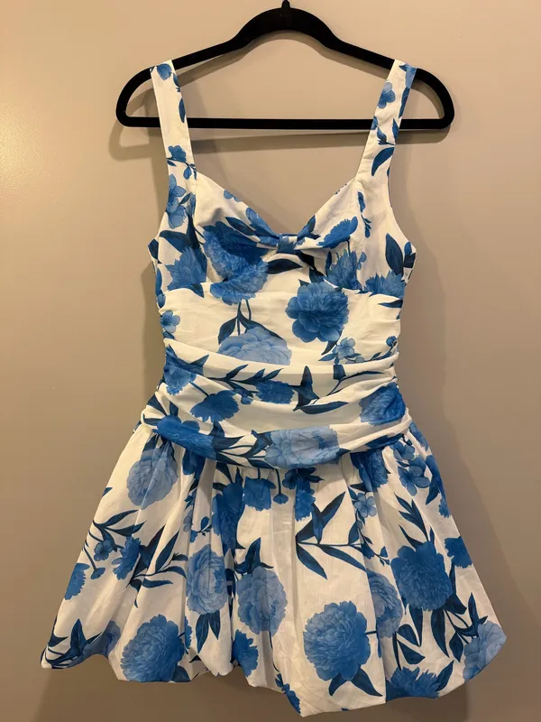 Angel Biba Bow Detail Ruched Bodice Bubble Hem Floral Print Mini Dress White and Blue - Image 4