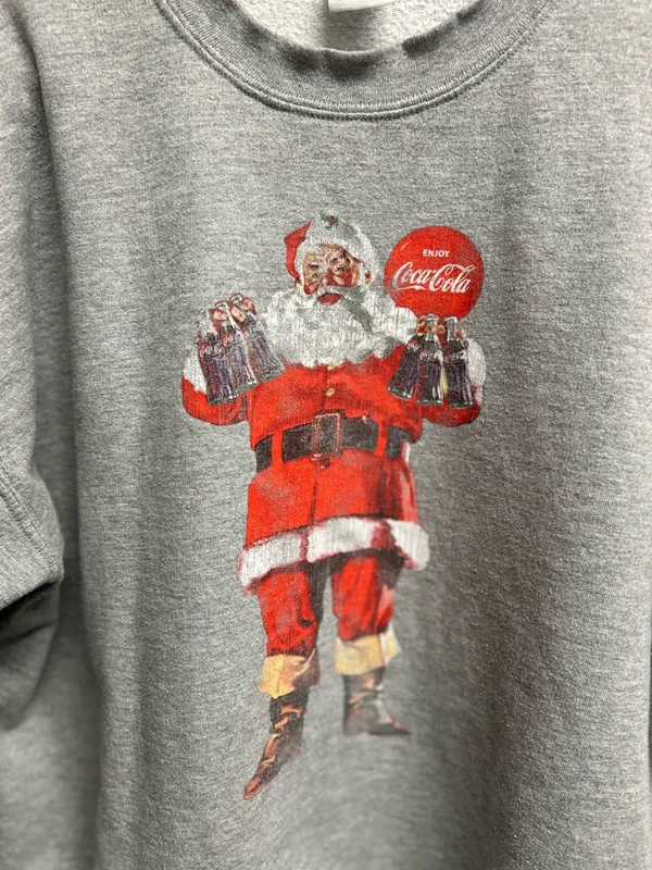 Gildan Gray Sweatshirt with Vintage Santa Graphic - Image 2