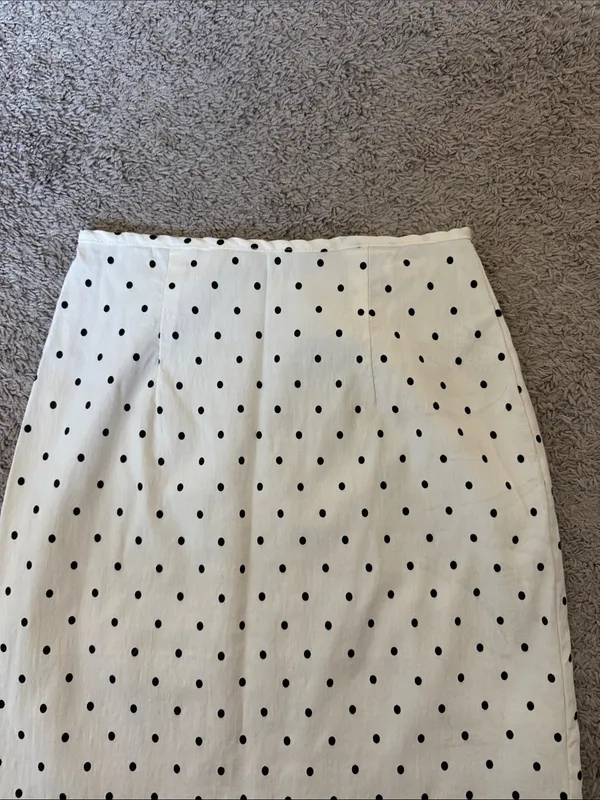 Classic White Polka Dot Pencil Skirt / J25 - Image 2