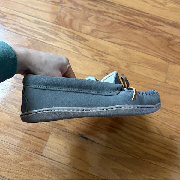 NEW Minnetonka Charcoal Suede Moccasins size 7 - Image 2