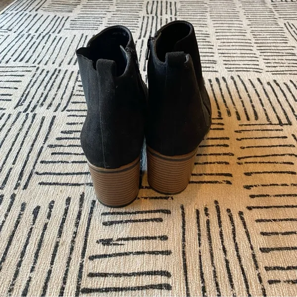White Mountain Black Suede Block Heel Ankle Boots Booties Size 10 - Image 5