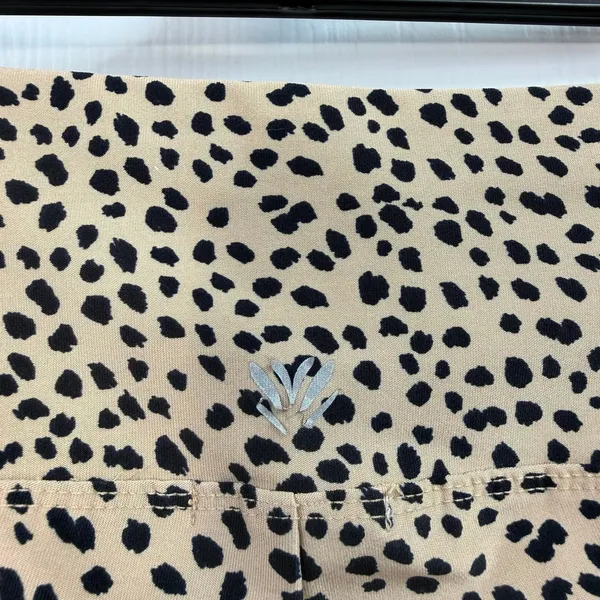 Forever 21 tan tummy control high waisted cheetah‎ biker yoga athletic shorts L - Image 4