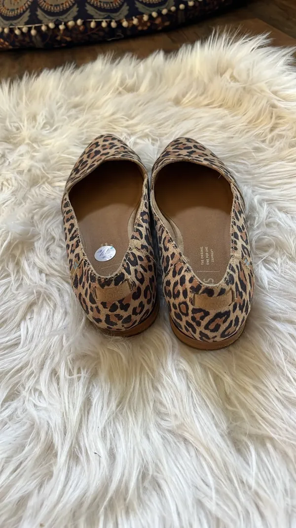 TOMS women's Leopard Print Julie Flat - Image 5