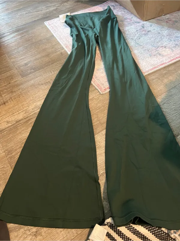 Aerie green crossover flare leggings - Image 6