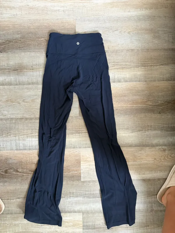 Lululemon yoga pants  - Image 3